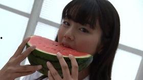 鲁西南少女吃瓜,鲁西南少女的夏日瓜果盛宴