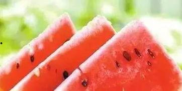 吃瓜被送医院,市民意外送医引关注